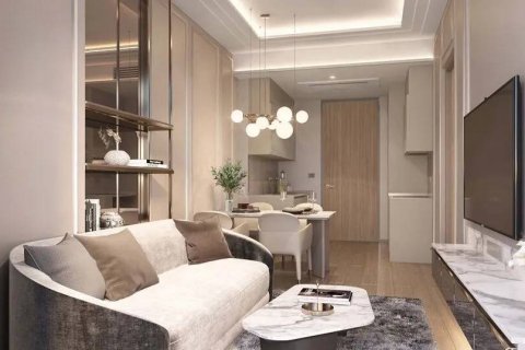 Soonthareeya Ratchadamri 18