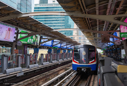 Soonthareeya Ratchadamri 24